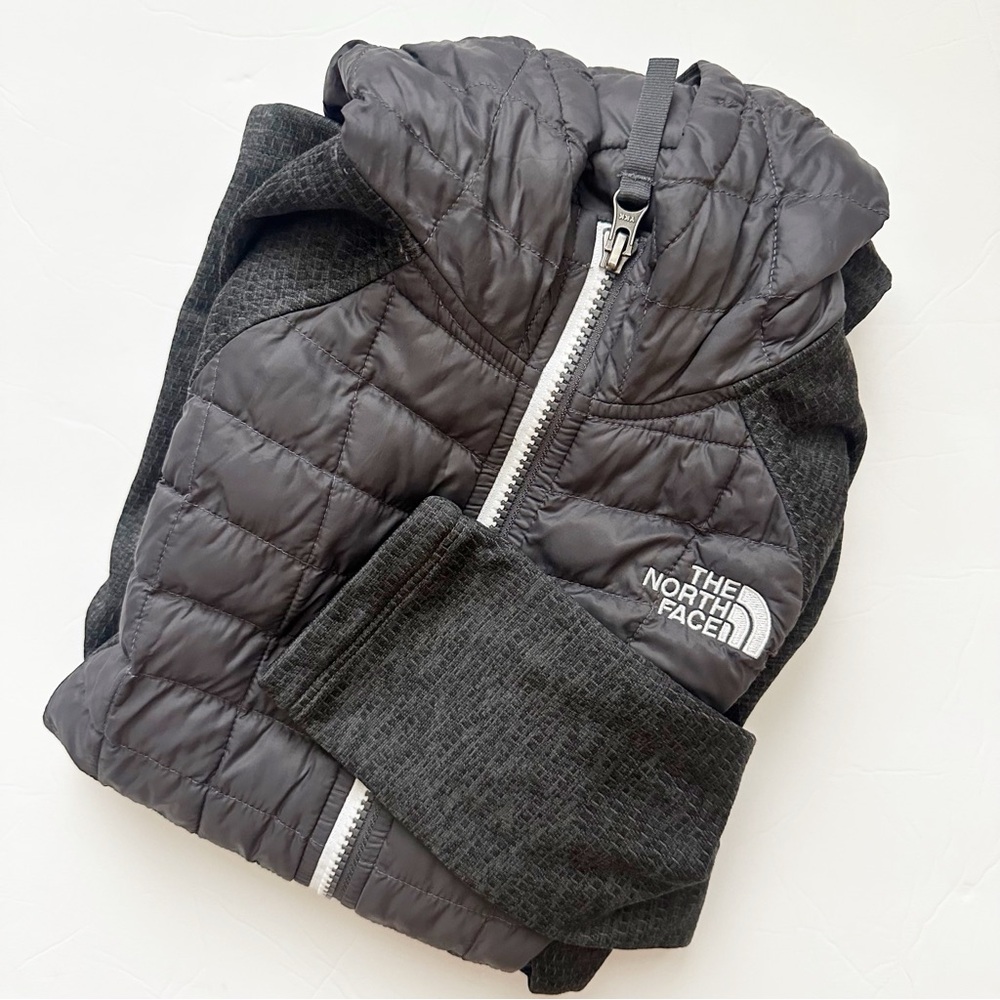 The North Face Kids Jacket - Black and Gray